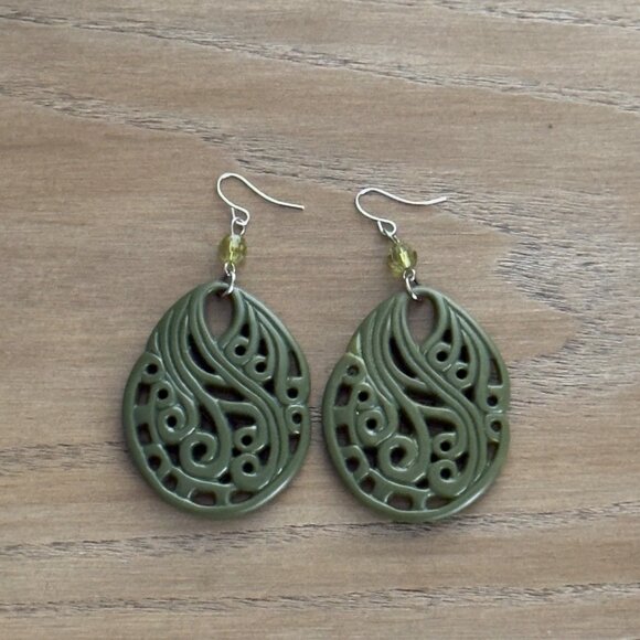 Handcrafted Olive Green Acrylic Dangle Earrings Beaded Silver Tone Hooks Plastic - Picture 2 of 9